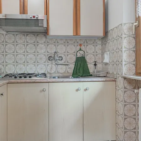 H11 Catty's House Mare - Parcheggio *