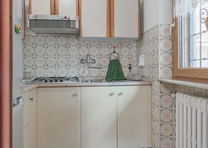 H11 Catty's House Mare - Parcheggio *
